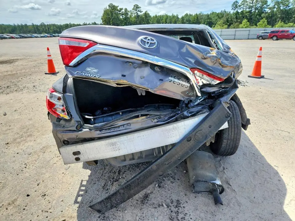 2015 TOYOTA CAMRY LE  