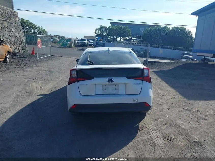2021 TOYOTA PRIUS LE