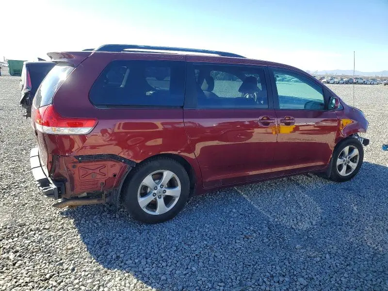 2011 TOYOTA SIENNA LE  