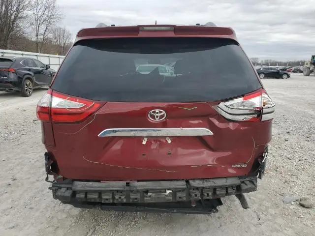 2019 TOYOTA SIENNA XLE  