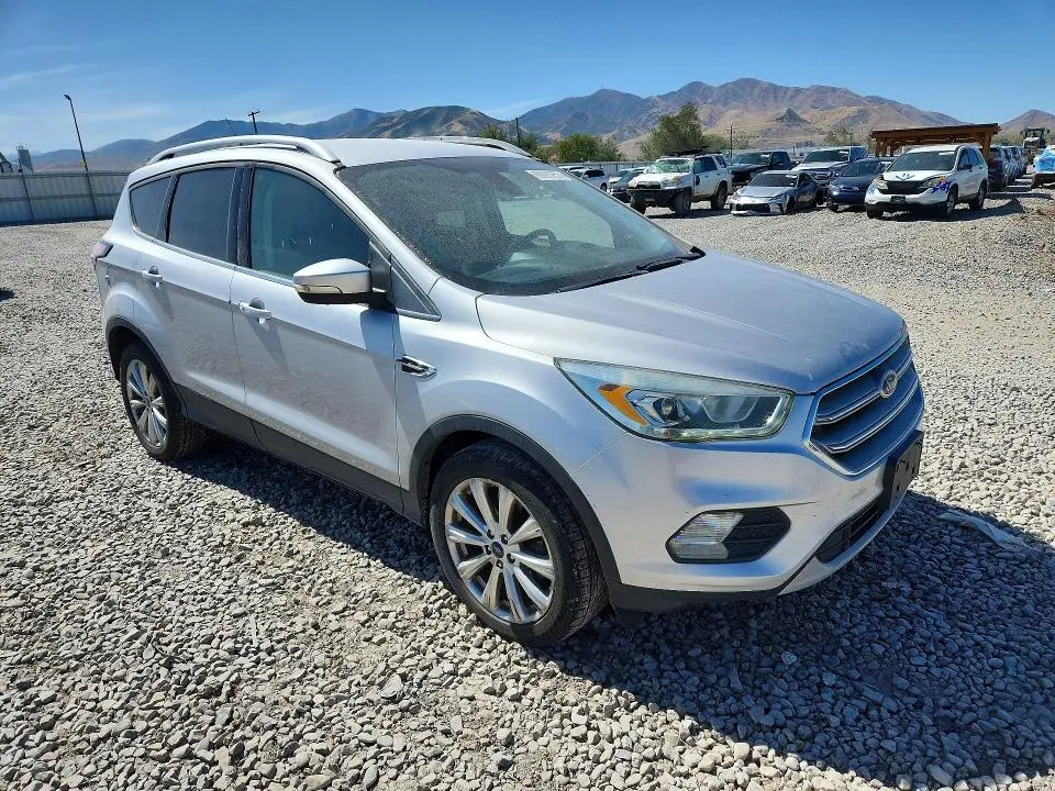2017 FORD ESCAPE TITANIUM  