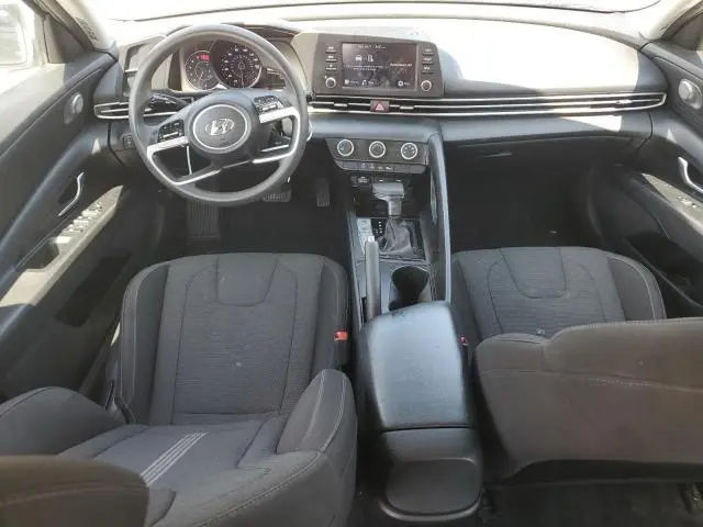 2021 HYUNDAI ELANTRA SE  