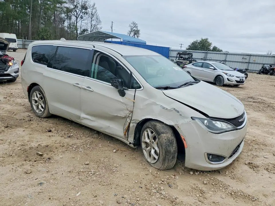 2017 CHRYSLER PACIFICA TOURING L  