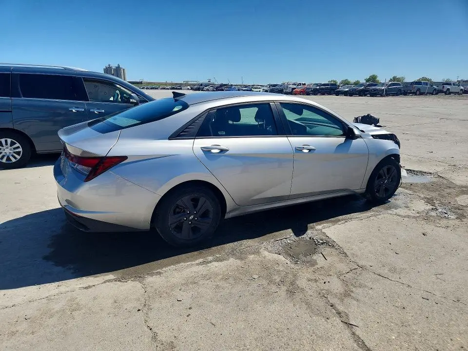 2021 HYUNDAI ELANTRA SEL  