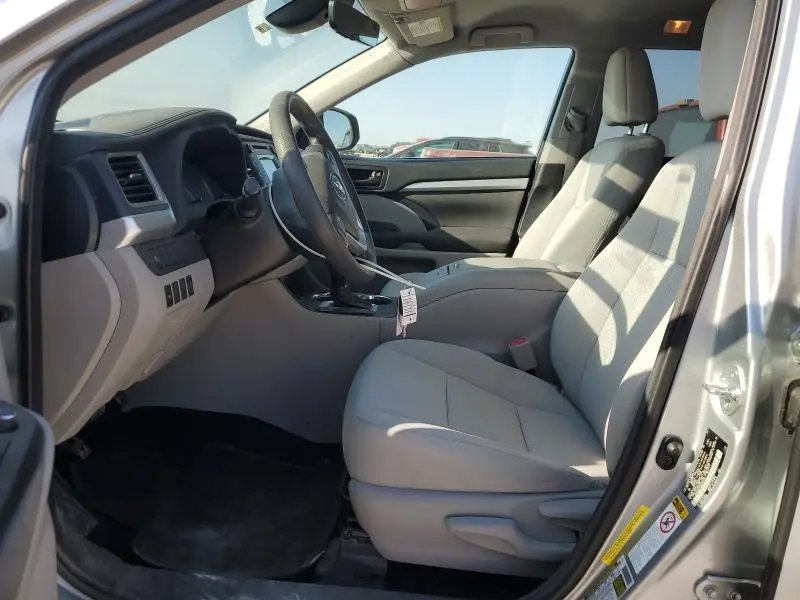 2017 TOYOTA HIGHLANDER LE  