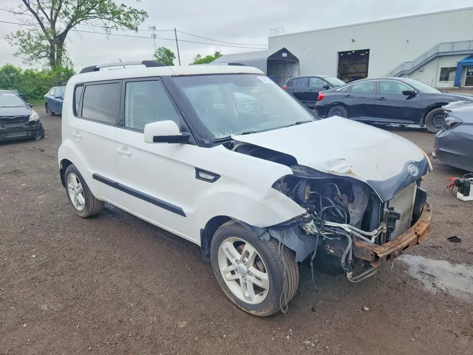 2011 KIA SOUL +  