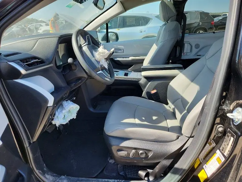 2026 TOYOTA SIENNA XLE 8-PASSENGER  
