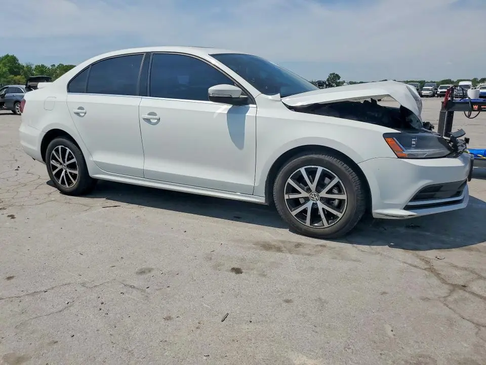 2017 VOLKSWAGEN JETTA SE  