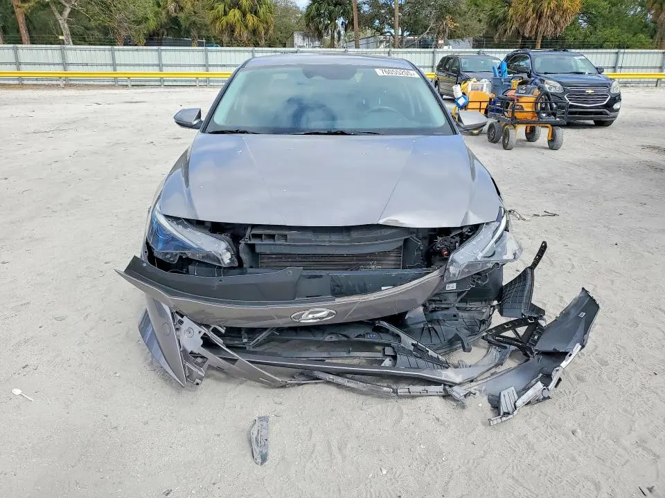 2021 HYUNDAI ELANTRA SEL  