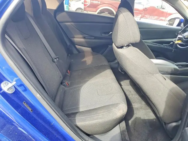 2021 HYUNDAI ELANTRA SE  