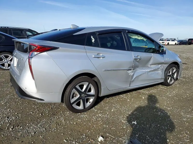 2017 TOYOTA PRIUS   