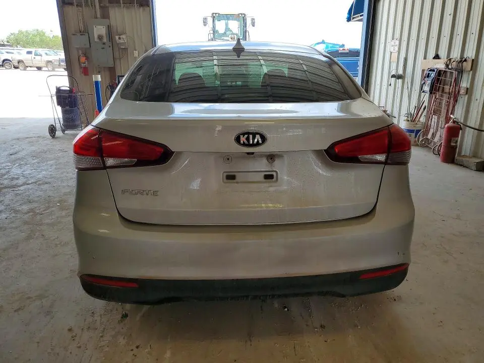 2017 KIA FORTE LX  