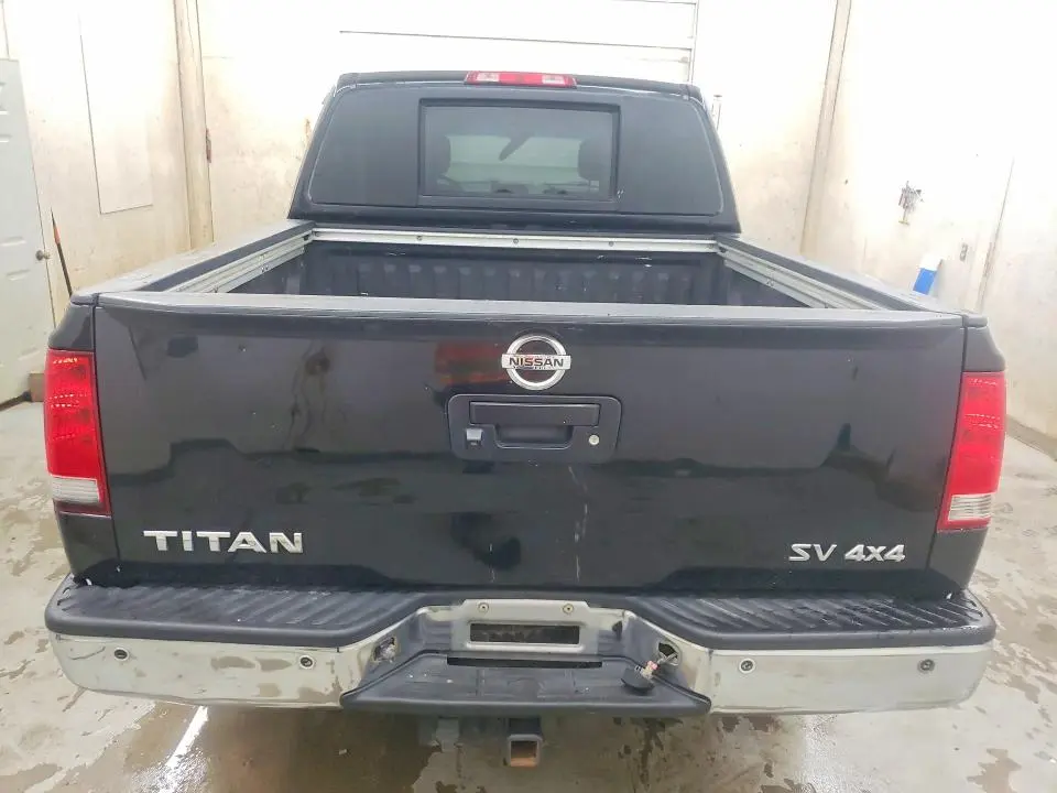 2014 NISSAN TITAN SV  