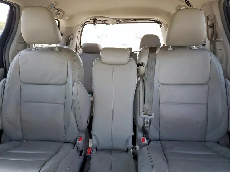 2017 TOYOTA SIENNA XLE  