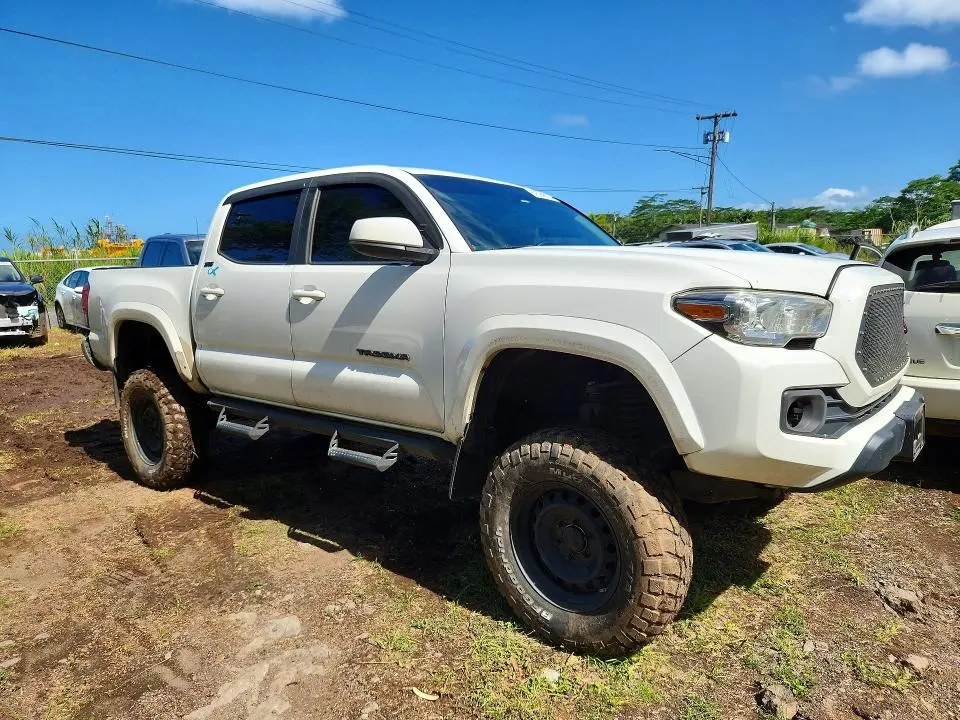 2019 TOYOTA TACOMA SR V6  
