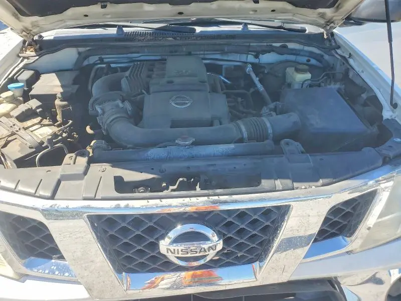 2010 NISSAN FRONTIER SE V6  