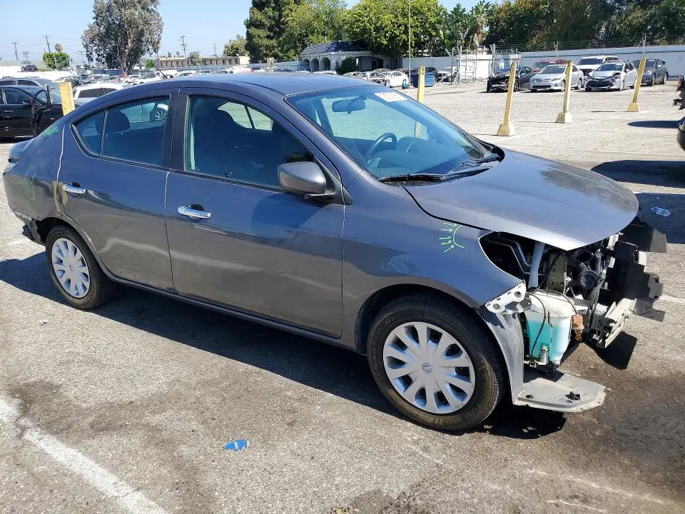 2019 NISSAN VERSA SV  