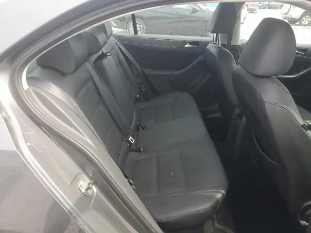 2012 VOLKSWAGEN JETTA SE  