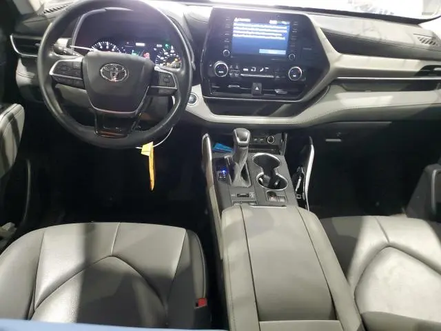 2021 TOYOTA HIGHLANDER XLE  