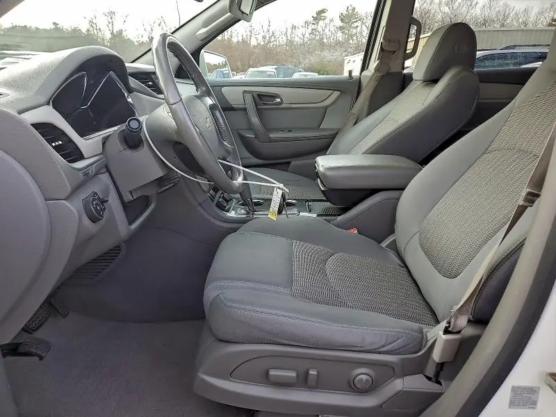 2015 CHEVROLET TRAVERSE LT  