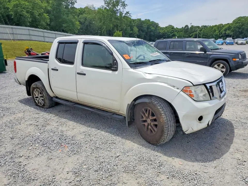 2015 NISSAN FRONTIER S  