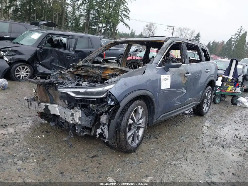 2022 INFINITI QX60 LUXE AWD