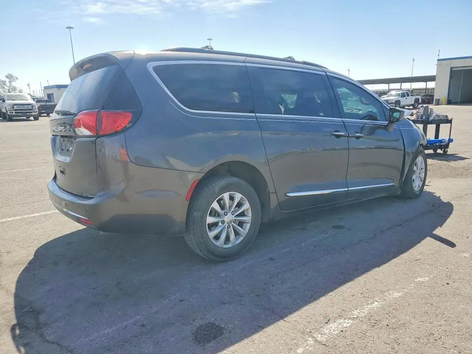 2017 CHRYSLER PACIFICA TOURING L  