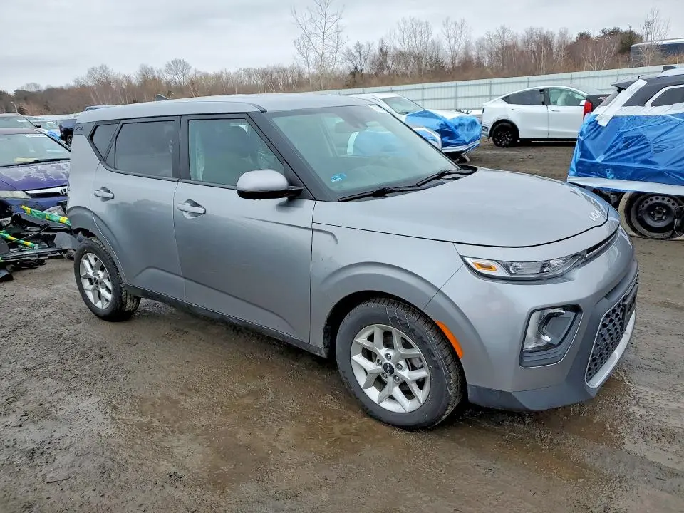 2022 KIA SOUL LX  