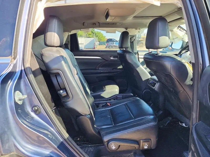 2015 TOYOTA HIGHLANDER XLE  