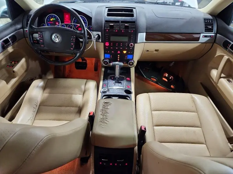 2010 VOLKSWAGEN TOUAREG V6  