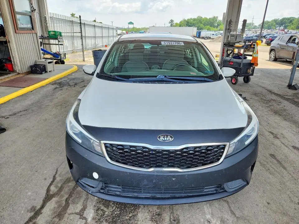 2017 KIA FORTE LX  