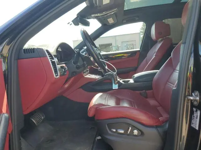 2019 PORSCHE CAYENNE S  