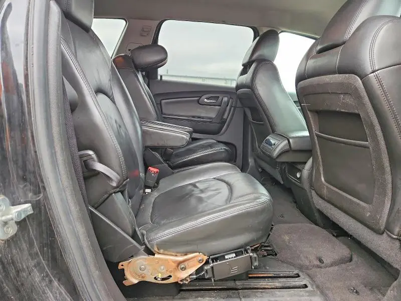 2011 CHEVROLET TRAVERSE LT  