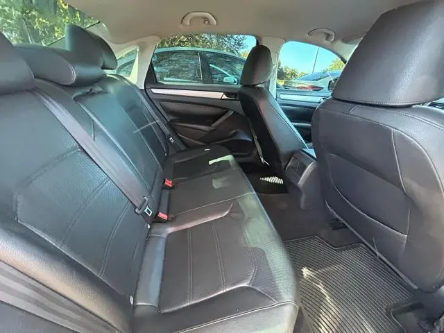 2015 VOLKSWAGEN PASSAT S  