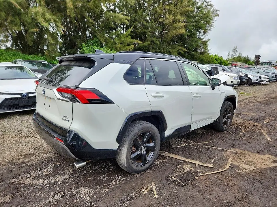 2020 TOYOTA RAV4 XSE  