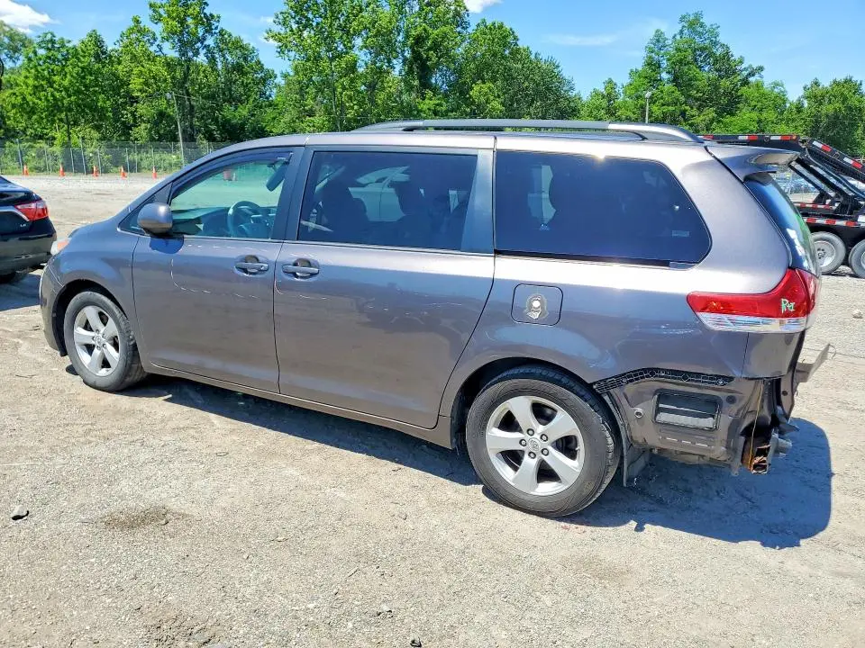2012 TOYOTA SIENNA LE  
