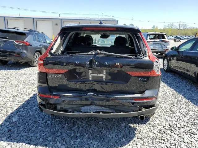 2018 VOLVO XC60 T6 MOMENTUM  