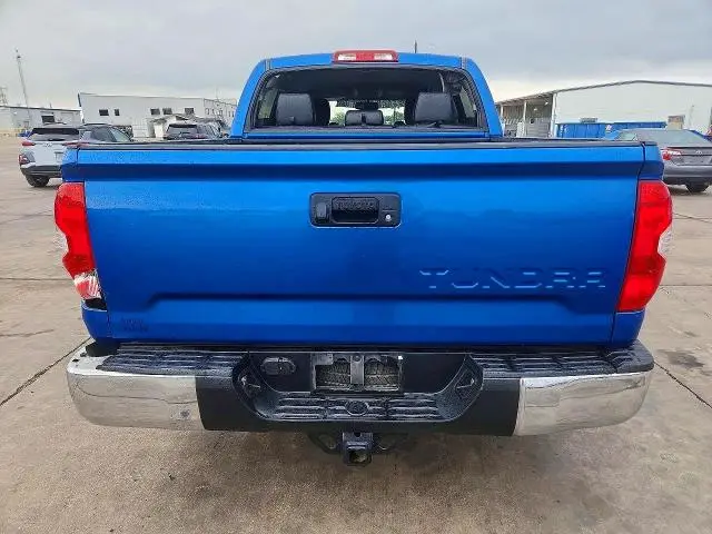 2016 TOYOTA TUNDRA CREWMAX SR5  