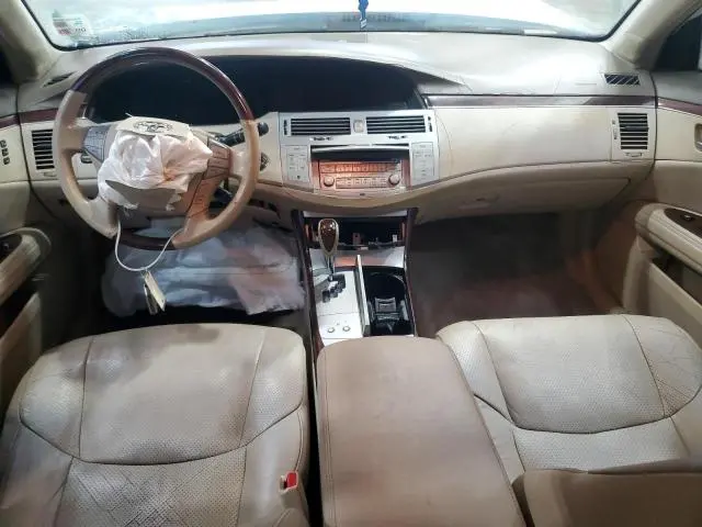 2010 TOYOTA AVALON XL