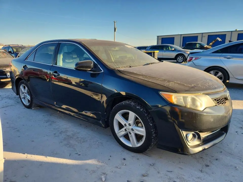 2012 TOYOTA CAMRY SE  