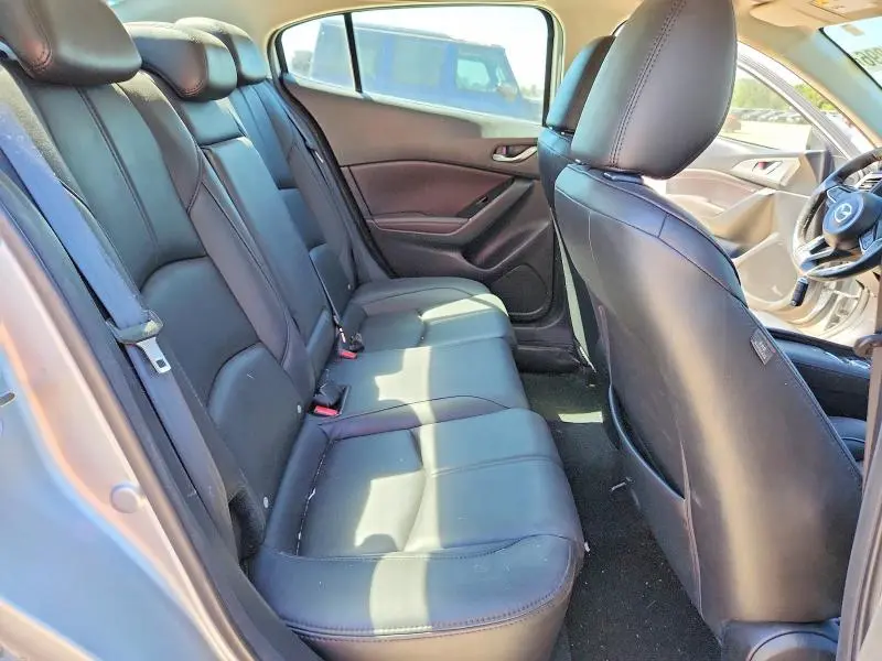 2018 MAZDA 3 TOURING  