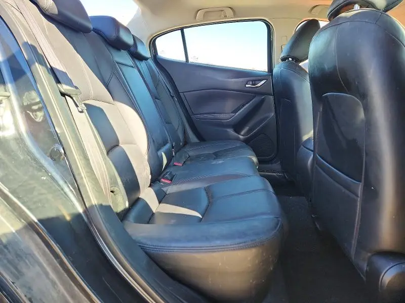 2017 MAZDA 3 TOURING  