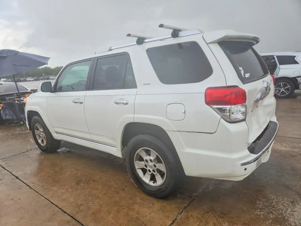 2011 TOYOTA 4RUNNER SR5  
