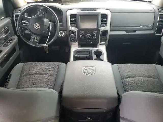 2016 RAM 1500 SLT  