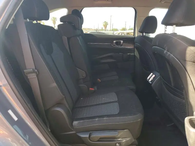 2021 KIA SORENTO LX  