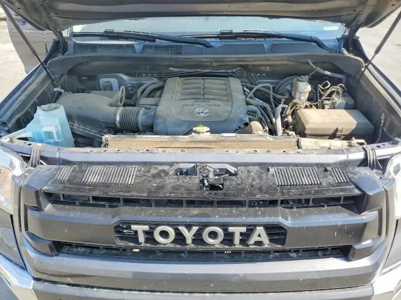 2017 TOYOTA TUNDRA SR5  