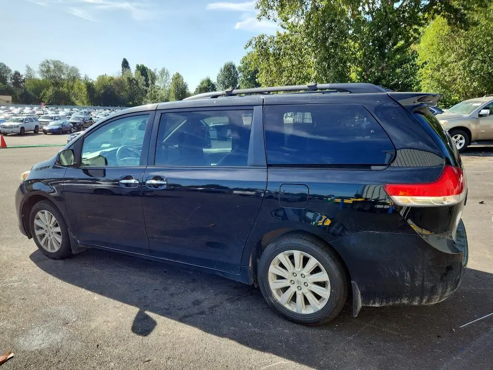 2013 TOYOTA SIENNA XLE 7-PASSENGER  