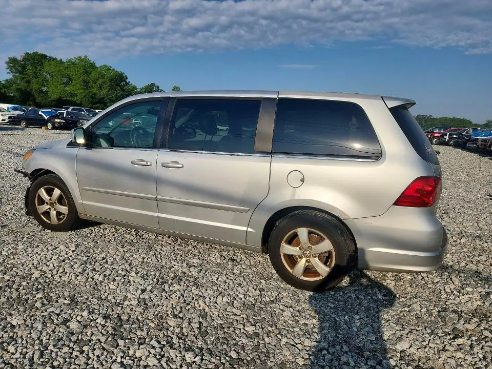 2010 VOLKSWAGEN ROUTAN SE  