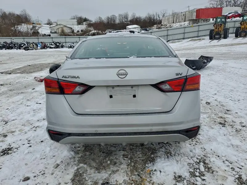 2023 NISSAN ALTIMA SV  