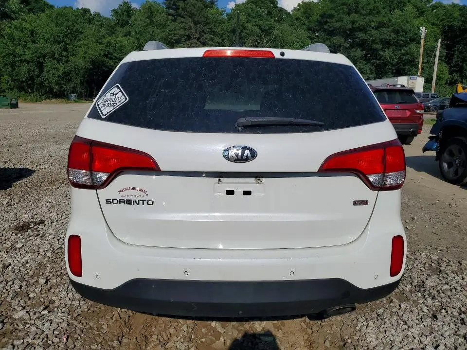 2015 KIA SORENTO LX  